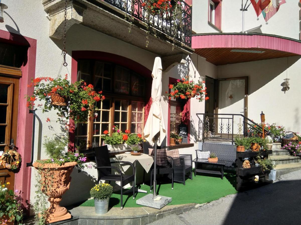 Hotel Restaurant Escher Leukerbad Esterno foto