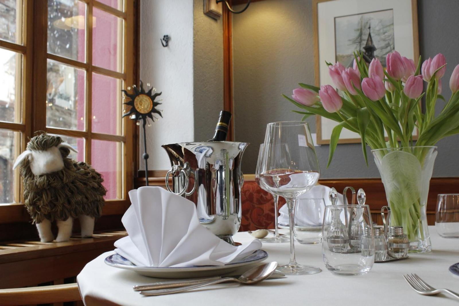 Hotel Restaurant Escher Leukerbad Esterno foto