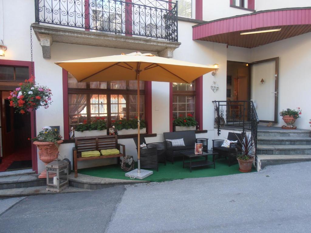 Hotel Restaurant Escher Leukerbad Esterno foto
