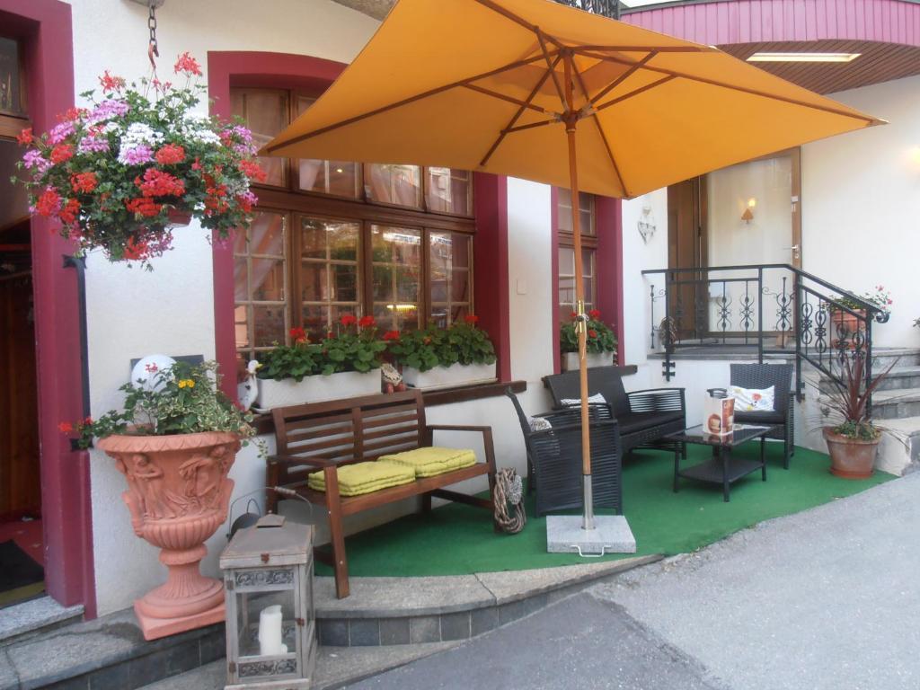 Hotel Restaurant Escher Leukerbad Esterno foto