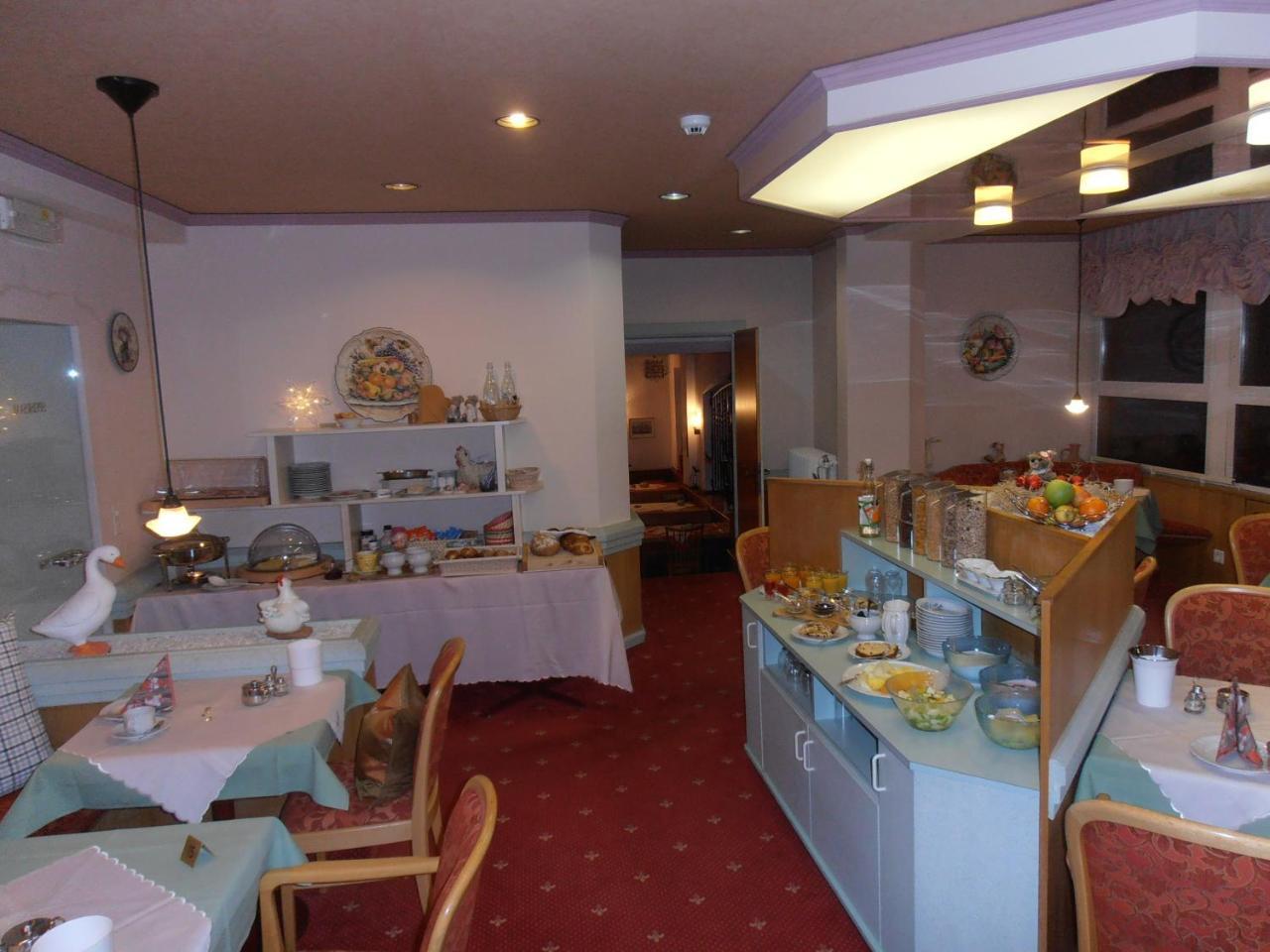 Hotel Restaurant Escher Leukerbad Esterno foto